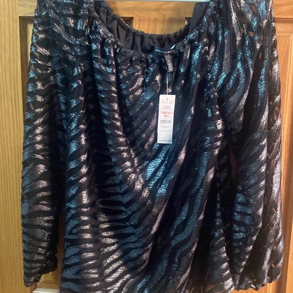 whbm nwt ! long sleeve BO top ! sheer sleeves lined bodice ! - Picture 1 of 2